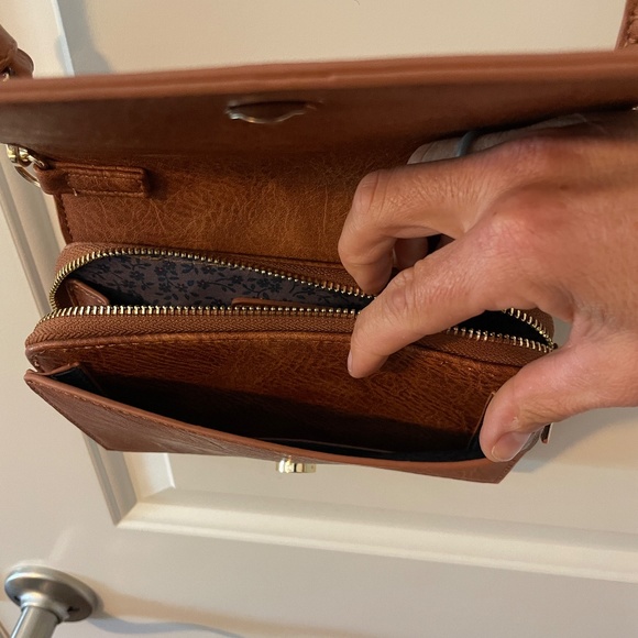 Urban Expressions Crossbody Purse - Picture 4 of 6